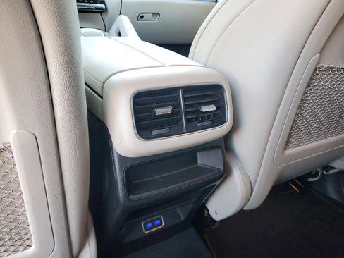 Used 2025 Mercedes-Benz GLE 350 4MATIC image 19