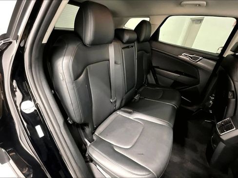 Used 2024 Kia Sportage EX FWD image 31