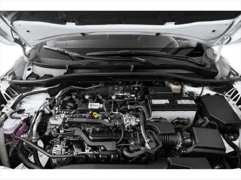 Used 2024 Toyota Corolla Cross XLE image 8