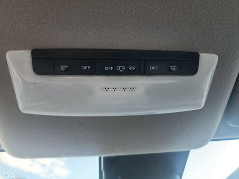 Used 2025 Nissan Versa SV w/ Trunk Package FWD image 23