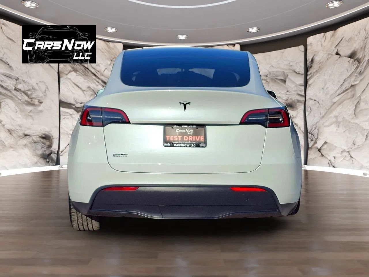 Used 2024 Tesla Model Y Long Range RWD image 5