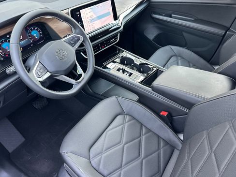 New 2026 Volkswagen Atlas SE FWD image 8