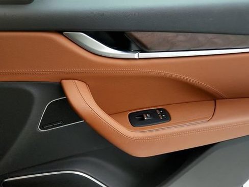 Used 2022 Maserati Levante Modena AWD/4WD image 40
