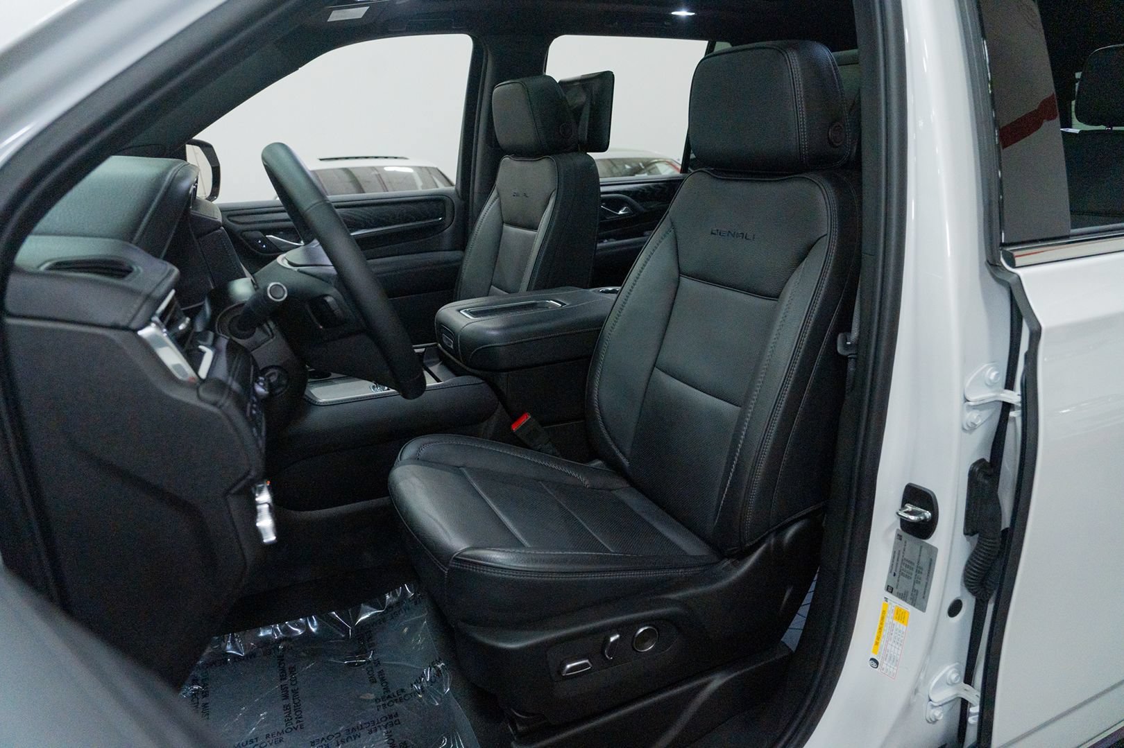 Used 2024 GMC Yukon Denali AWD/4WD image 26