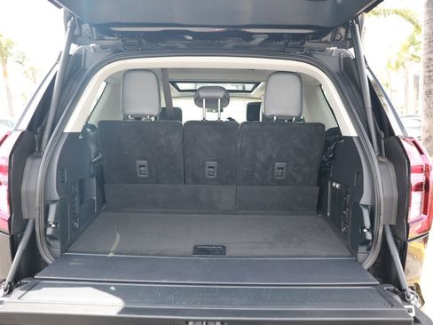 Used 2025 Ford Expedition Active AWD/4WD image 38