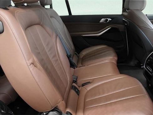 Used 2021 BMW X7 xDrive40i w/ Parking Assistance Package image 12