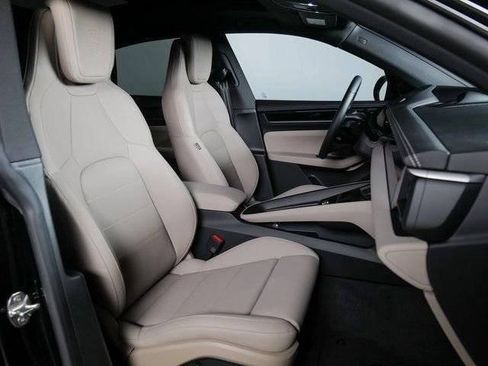 New 2026 Porsche Macan 4 Electric AWD/4WD image 11