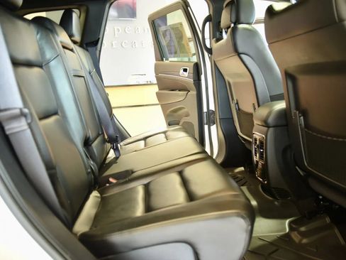 Used 2022 Jeep Grand Cherokee Limited AWD/4WD image 22