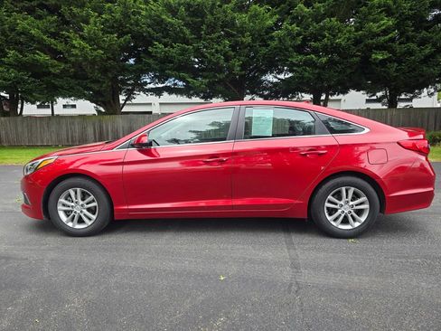 Used 2017 Hyundai Sonata SE FWD image 3