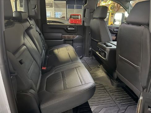 Used 2021 GMC Sierra 3500 Denali w/ Denali Ultimate Package AWD/4WD image 17