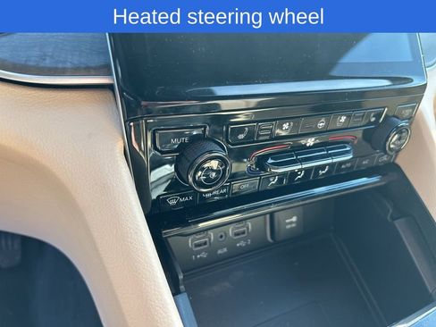 Used 2025 Jeep Grand Cherokee Limited w/ Luxury Tech Group II image 14