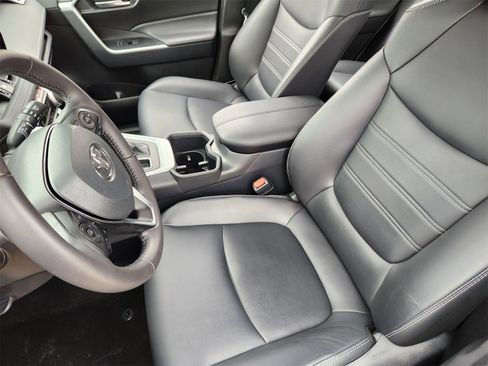 Used 2024 Toyota RAV4 XLE Premium image 18