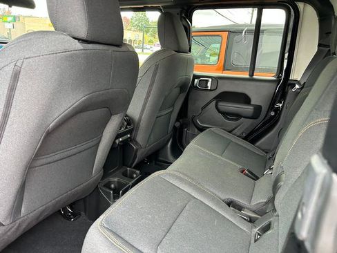 New 2025 Jeep Gladiator Willys image 10