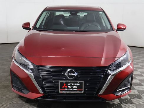 Used 2023 Nissan Altima 2.5 SV FWD image 8