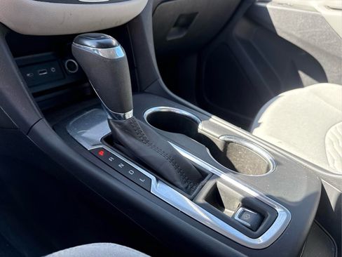 Used 2020 Chevrolet Equinox LS FWD image 24