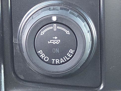 Used 2022 Ford F150 Lariat w/ Equipment Group 502A High AWD/4WD image 9
