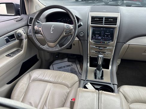 Used 2013 Lincoln MKX FWD image 29