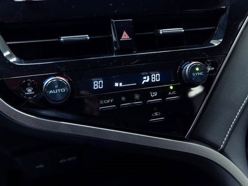 Used 2023 Toyota Camry SE image 18