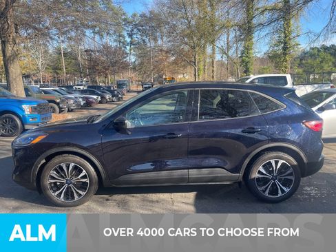 Used 2021 Ford Escape SE w/ SE Sport Appearance Package image 3