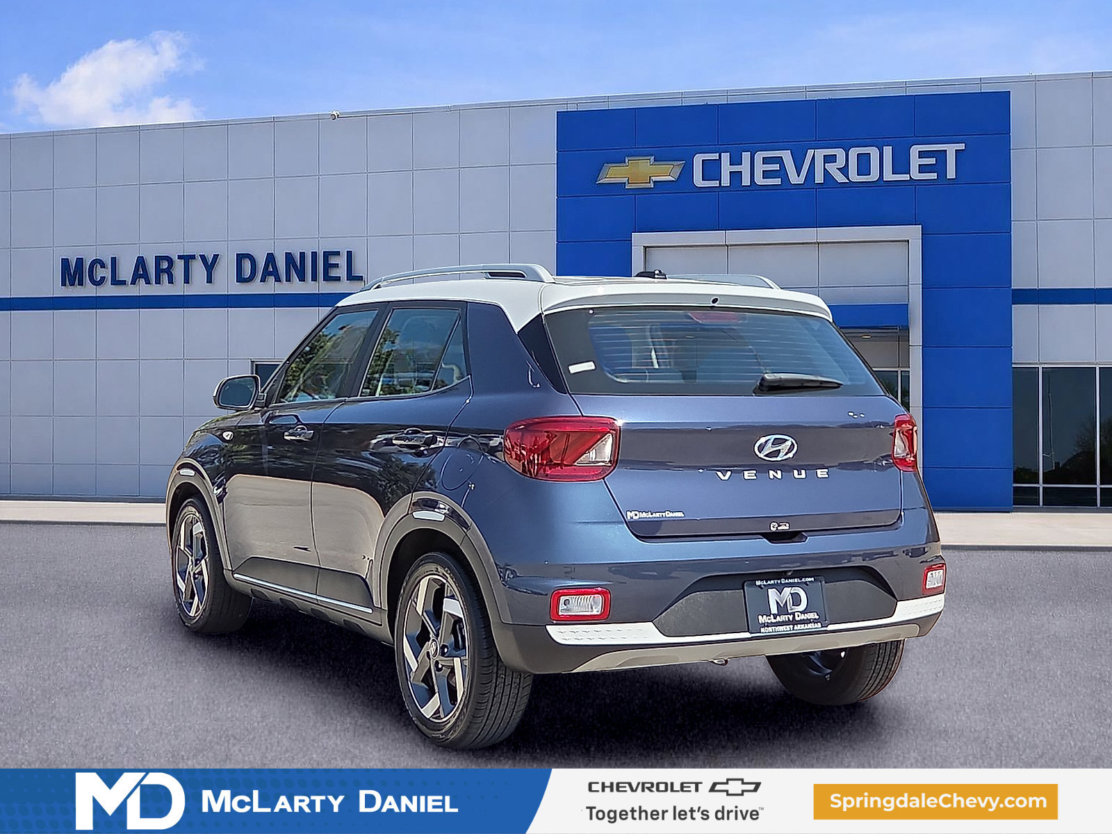 Used 2025 Hyundai Venue Limited FWD image 4