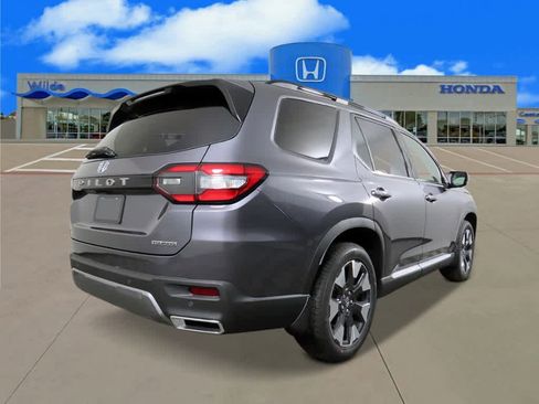 New 2026 Honda Pilot Touring image 5