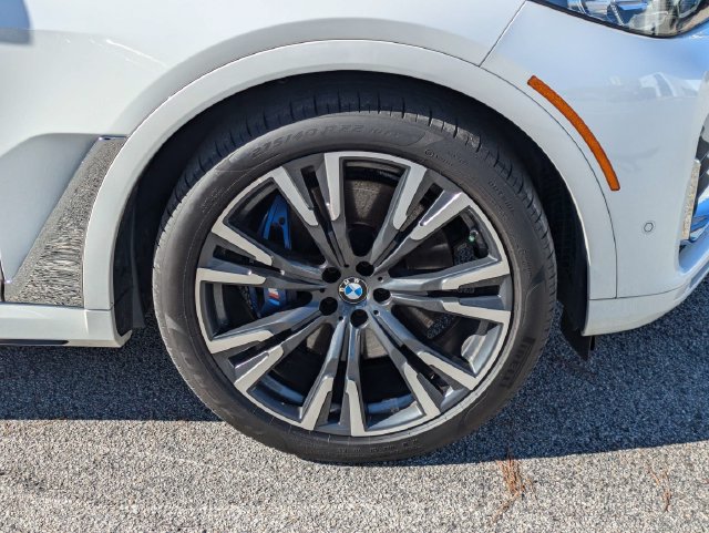 Used 2021 BMW X7 xDrive40i w/ Executive Package 2 AWD/4WD image 13