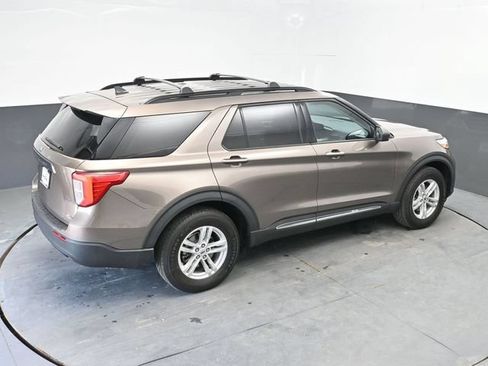 Used 2021 Ford Explorer XLT AWD/4WD image 26