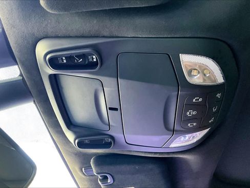 Used 2022 Chrysler Pacifica Pinnacle AWD/4WD image 32