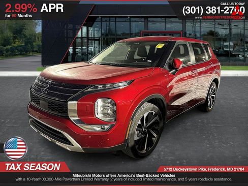 Used 2024 Mitsubishi Outlander SE image 2