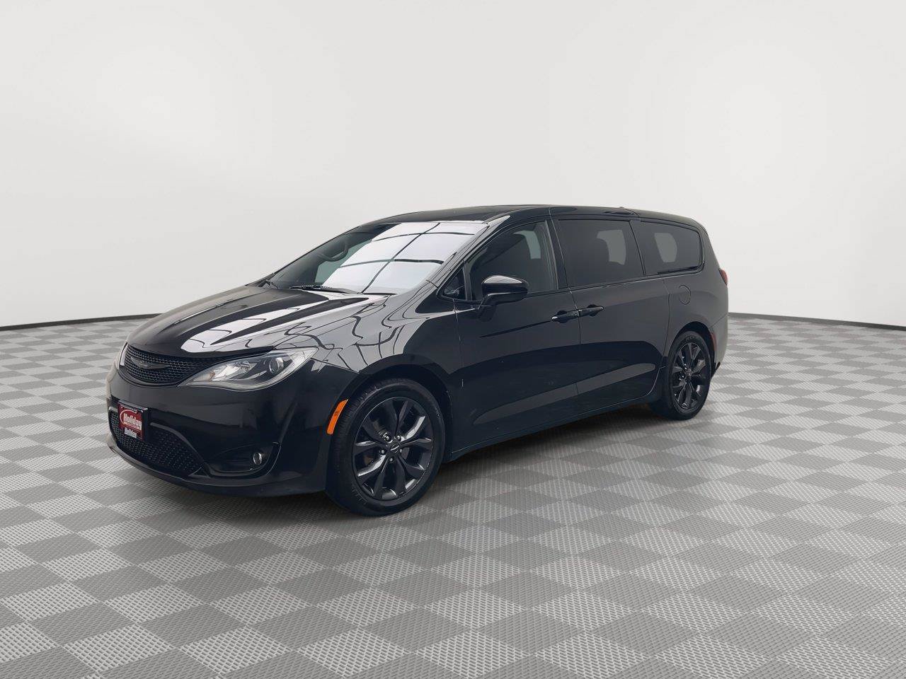 Used 2018 Chrysler Pacifica Touring Plus w/ S Appearance Package FWD image 36