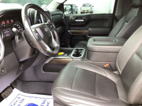 Used 2021 Chevrolet Silverado 1500 LT Trail Boss w/ Convenience Package II AWD/4WD image 2