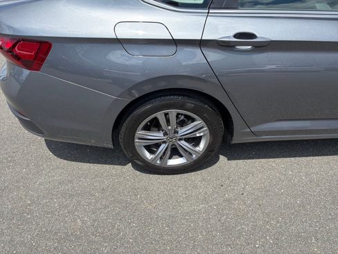 Used 2023 Volkswagen Jetta SE w/ Panoramic Sunroof Package FWD image 23