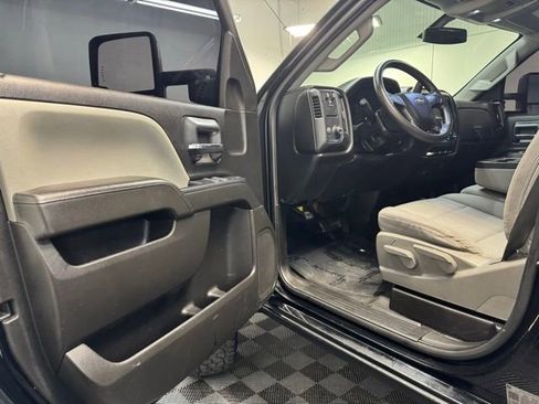 Used 2019 Chevrolet Silverado 2500 W/T w/ WT Convenience Package AWD/4WD image 11