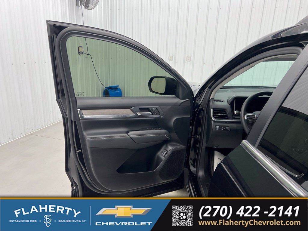 Used 2026 GMC Terrain Denali AWD/4WD image 8