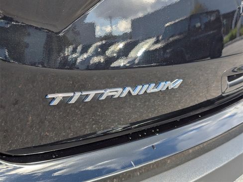 Used 2021 Ford Edge Titanium image 15