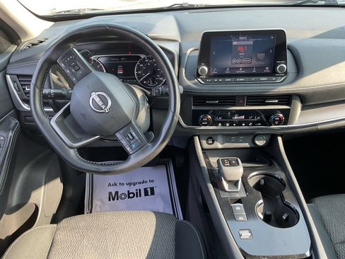 Used 2025 Nissan Rogue SV FWD image 17