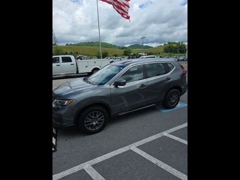 Used 2019 Nissan Rogue S AWD/4WD image 2