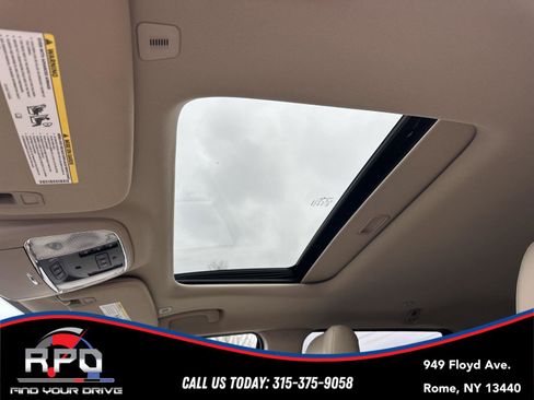 Used 2017 Jeep Grand Cherokee Limited image 16