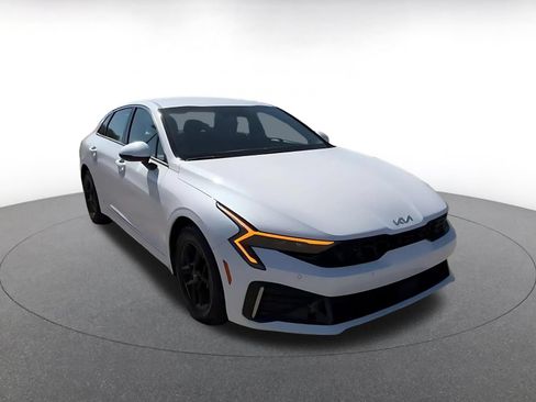 Used 2025 Kia K5 LXS FWD image 3