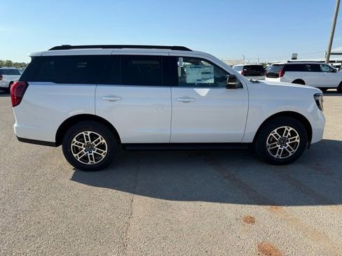 New 2025 Ford Expedition Active image 9