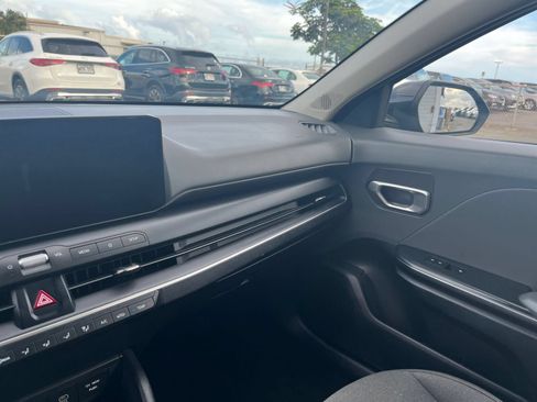 Used 2025 Kia K4 FWD image 33