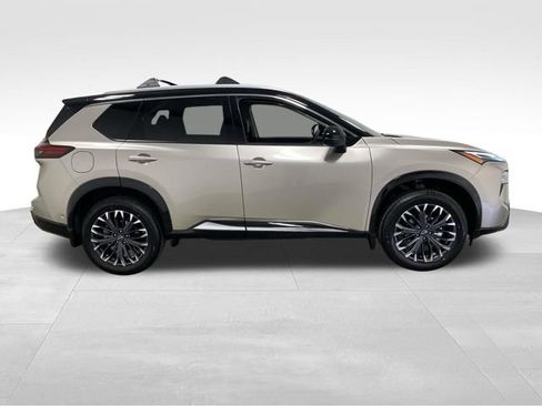 New 2026 Nissan Rogue Platinum image 2
