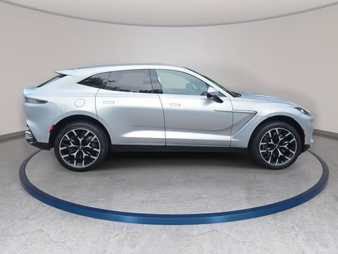 Used 2021 Aston Martin DBX AWD/4WD image 4