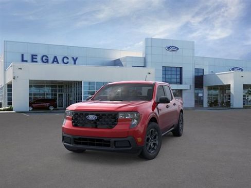 New 2026 Ford Maverick XLT w/ XLT Luxury Package FWD image 2