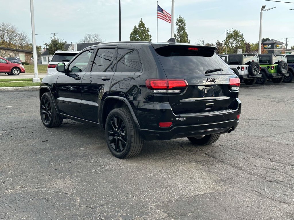 Used 2019 Jeep Grand Cherokee Altitude AWD/4WD image 6