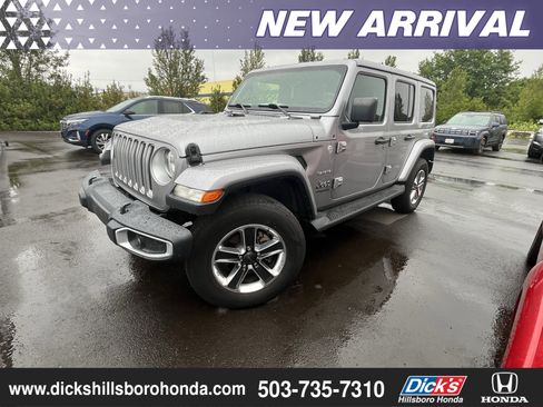 Used 2021 Jeep Wrangler Unlimited Sahara w/ Uconnect 4C Nav & Sound Group AWD/4WD image 1