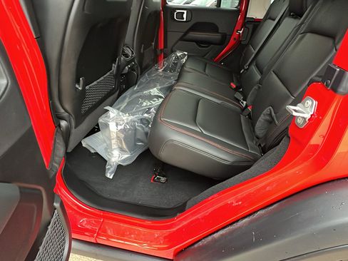 New 2026 Jeep Wrangler Unlimited Rubicon 392 image 19