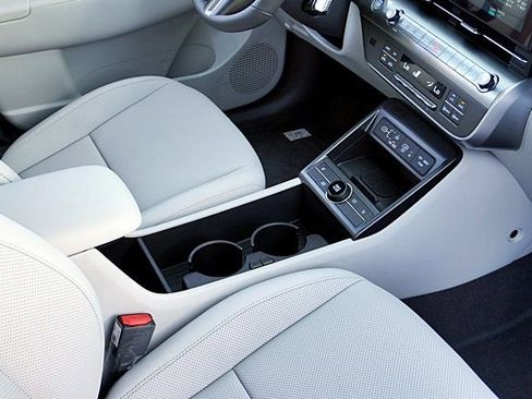 New 2026 Hyundai Kona SEL Premium image 13