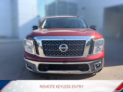 Used 2018 Nissan Titan SV AWD/4WD image 5
