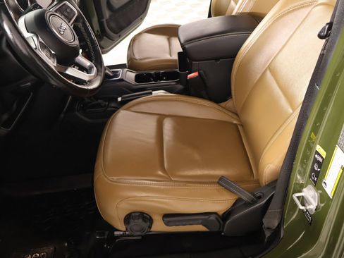 Used 2021 Jeep Gladiator Rubicon AWD/4WD image 12